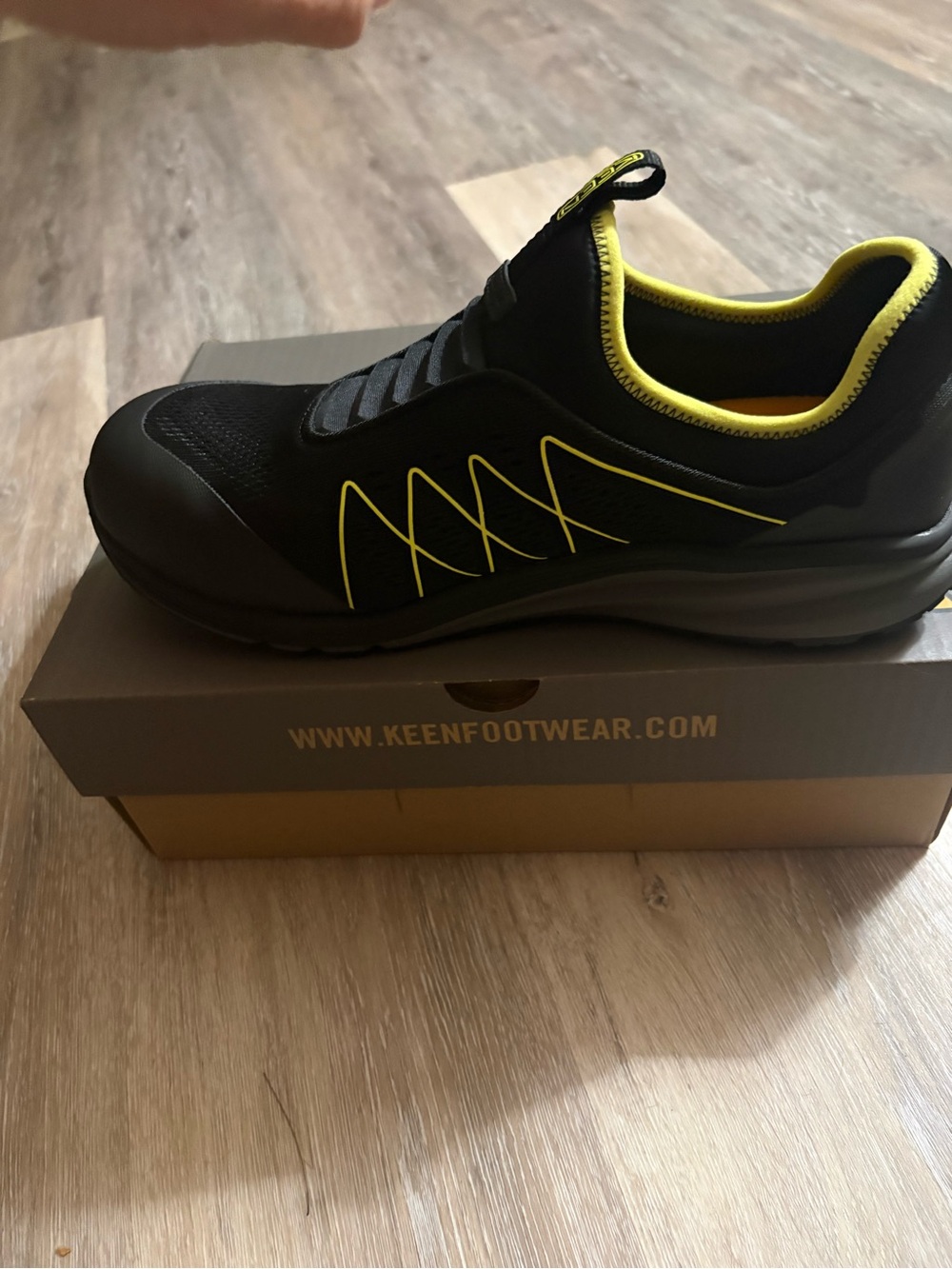 KEEN Men's Black steel toe wide - Picture 6 of 8
